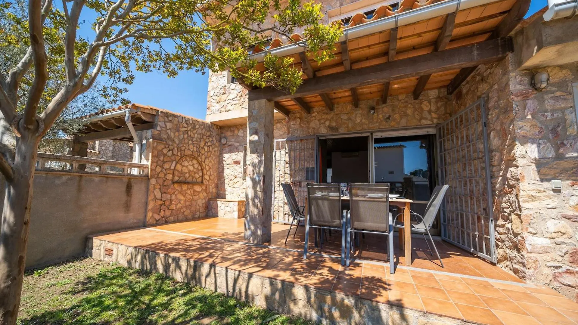 6-Bedroom Villa In L' Escala